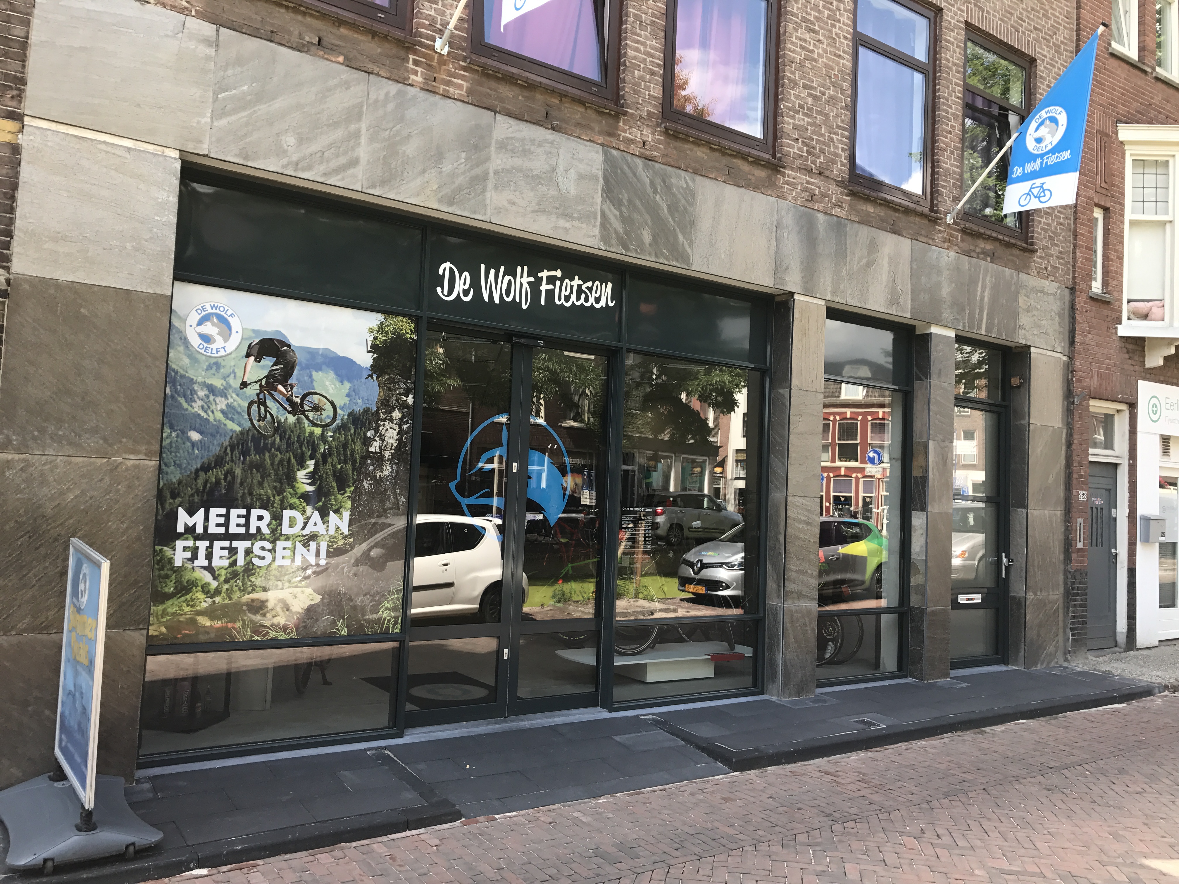 Nieuwe voorgevel bij De Wolf fietsen